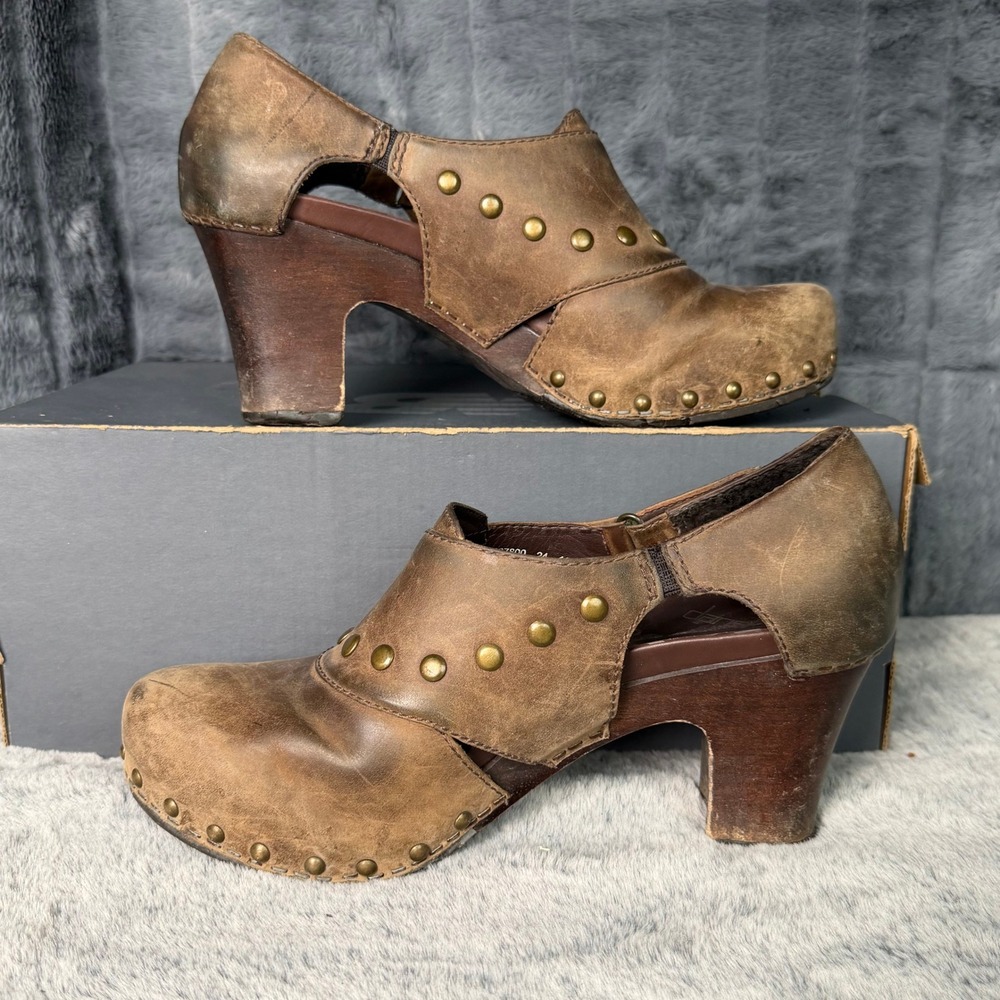 Dansko Clog Womens 38 Brown Distressed Leather Studded Cutout Block Heel - Picture 2 of 10